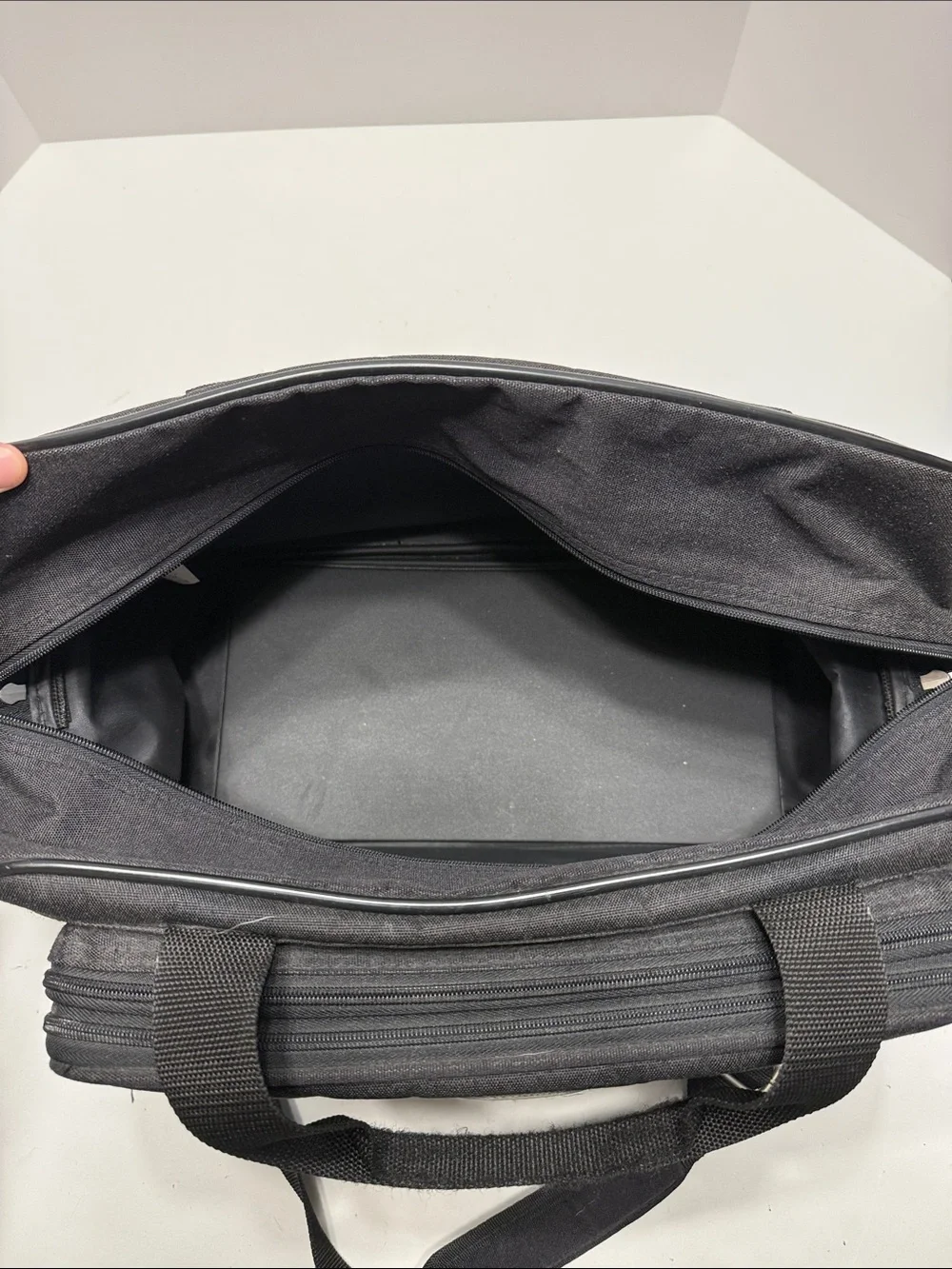 American Flyer Black Men's Laptop Messenger Bag with Adjustable Shoulder Strap